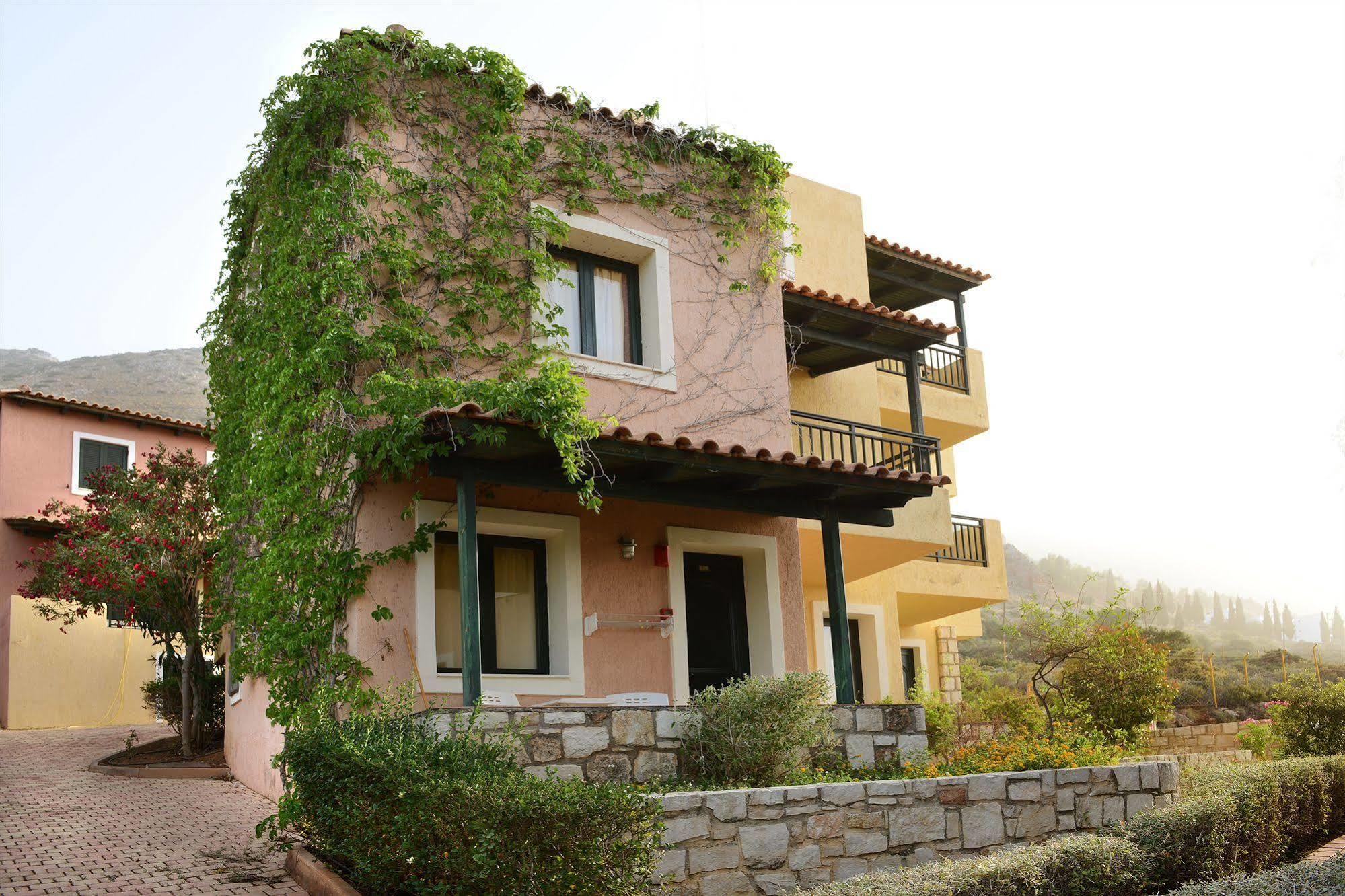 Koutouloufari Petra Village מראה חיצוני תמונה